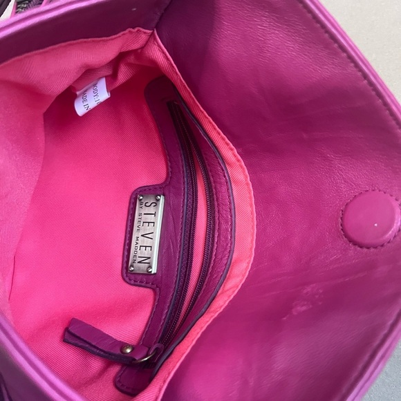 Steve Madden 100% Leather Pink Small Clutch With Zipper And Magnetic Closures - Picture 4 of 11